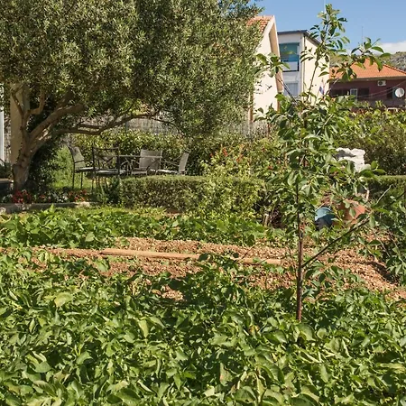 Joseph And Mary Apartman Trogir